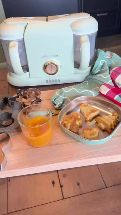 Compote et petits gâteaux